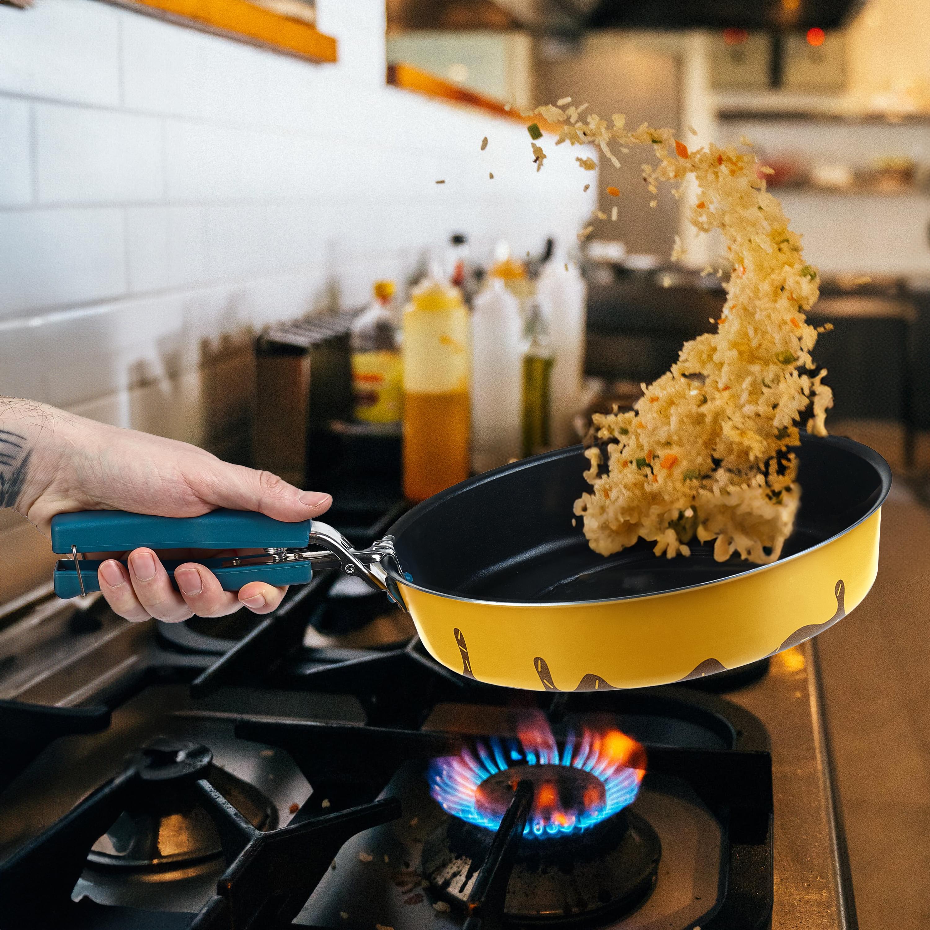 Maner universal tip cleste pentru manevrare recipiente fierbinti, oale, tigai, tavi, onuvio®, anti-alunecare, sistem blocare, otel inoxidabil, rezistent la temperatura, 17.5cm x 4cm - albastru