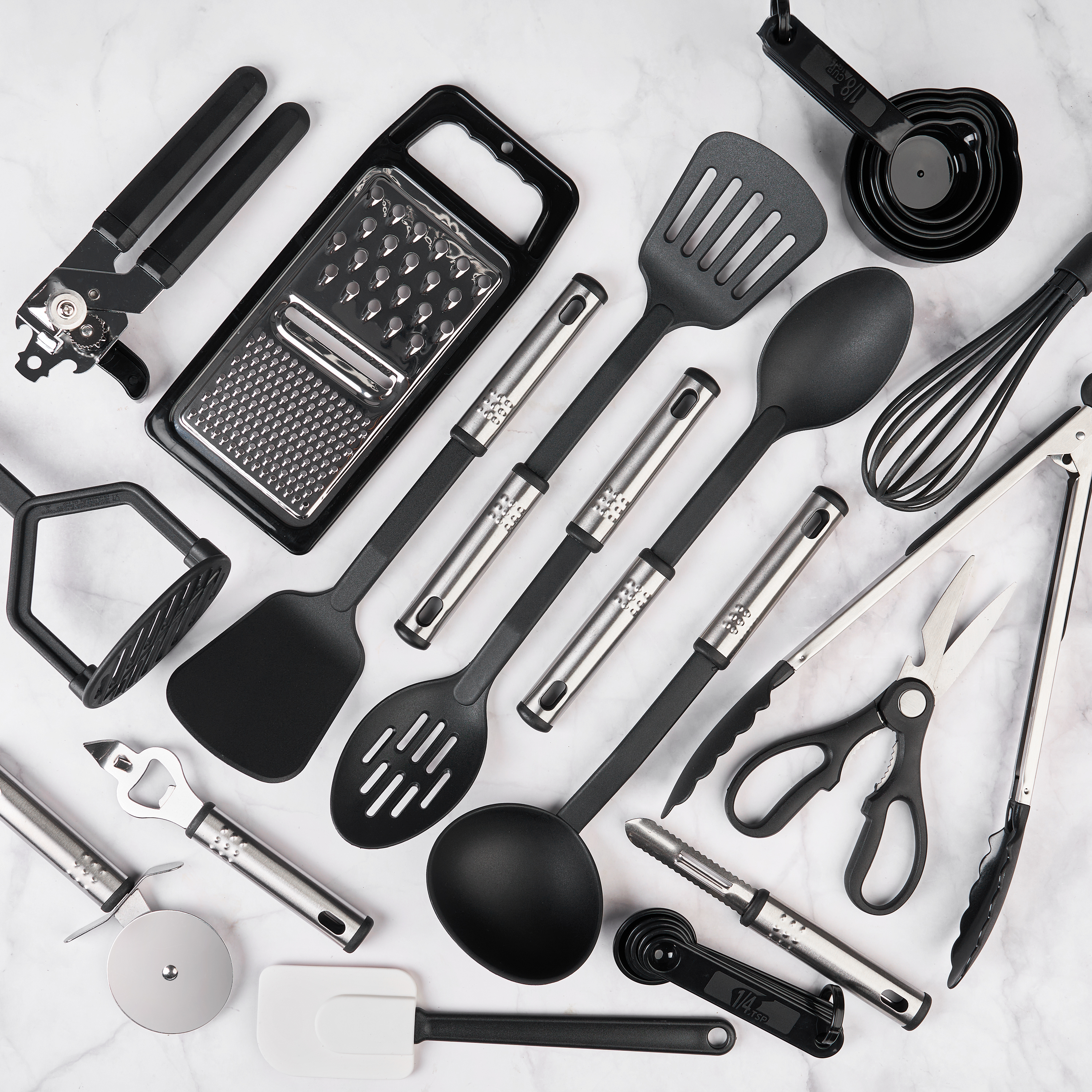 Set ustensile bucatarie din nylon rezistent la caldura, 25 piese, antiaderente, cu suport – spatule, linguri, polonic, cleste, tel, razatoare, cani si linguri de masurare – onuvio®