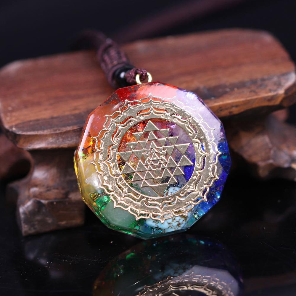 Colier dama orgonic cu 7 chakre pentru protectie energetica si vindecare spirituala cu simbol sri yantra, onuvio®