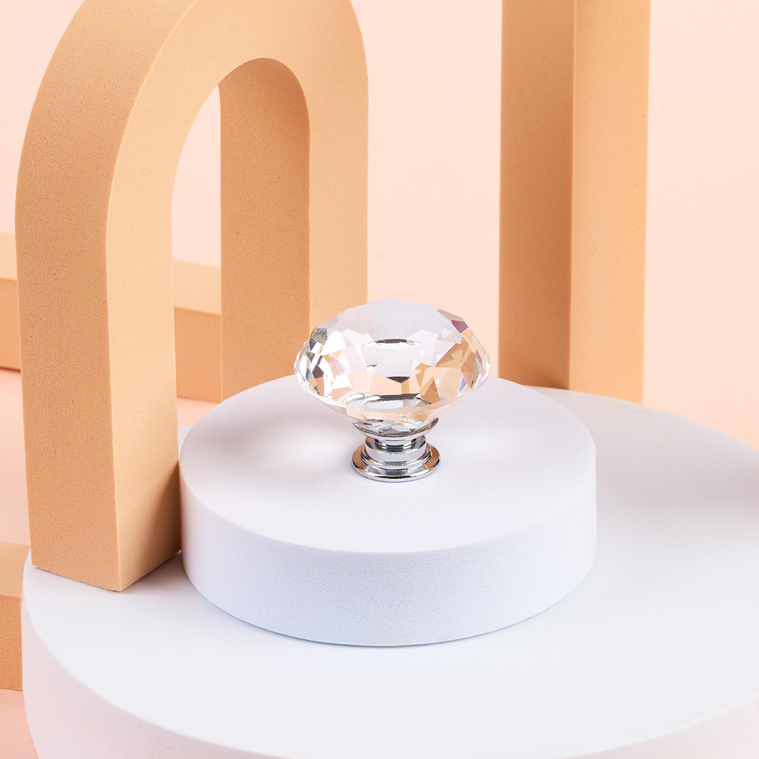 Buton maner mobilier onuvio™, forma diamant, diamond cut luxury, cristal k9, diametru 40mm, baza aliaj zinc aluminiu - argintiu / transparent