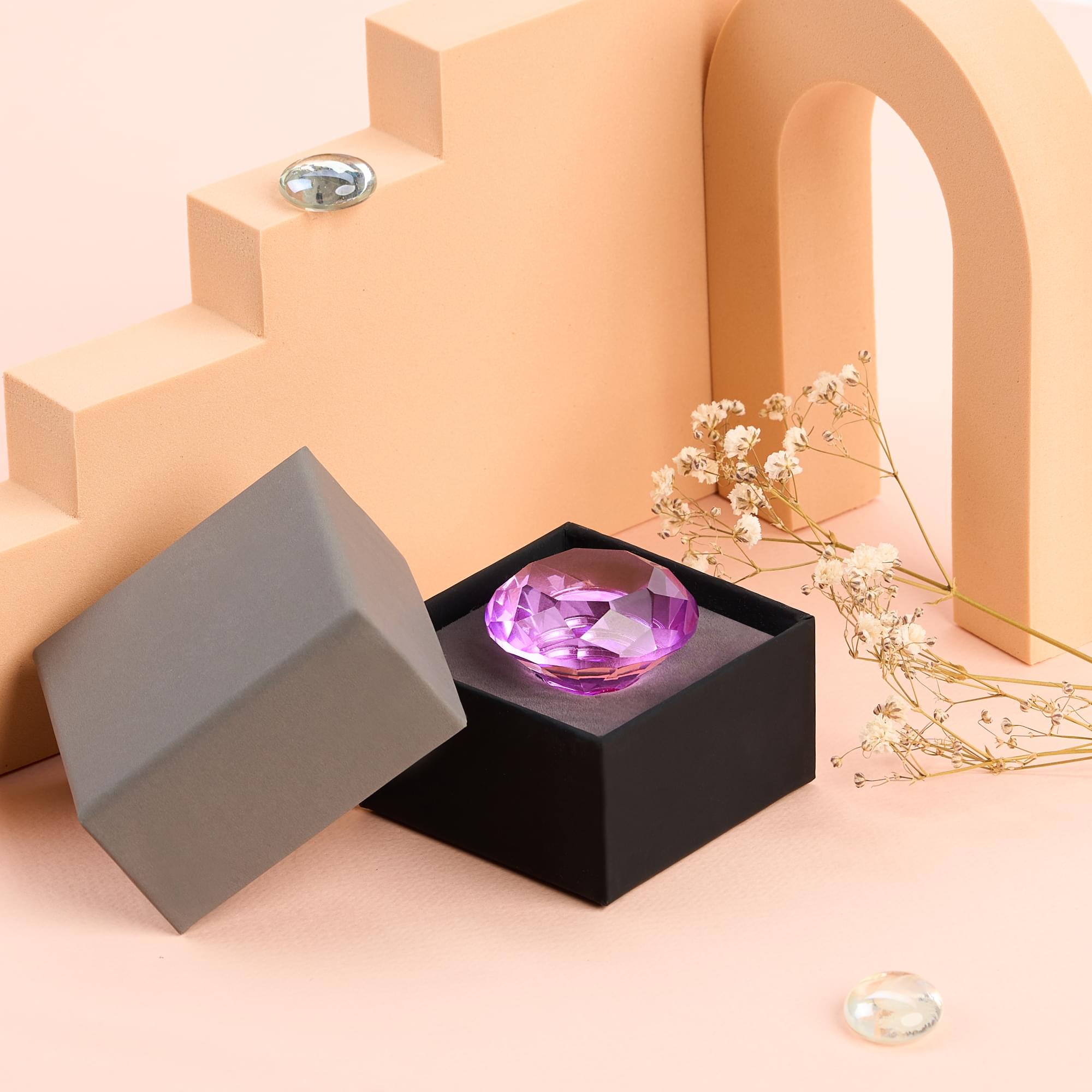 Buton maner mobilier onuvio™, forma diamant, diamond cut luxury, cristal k9, diametru 40mm, baza aliaj zinc aluminiu - mov
