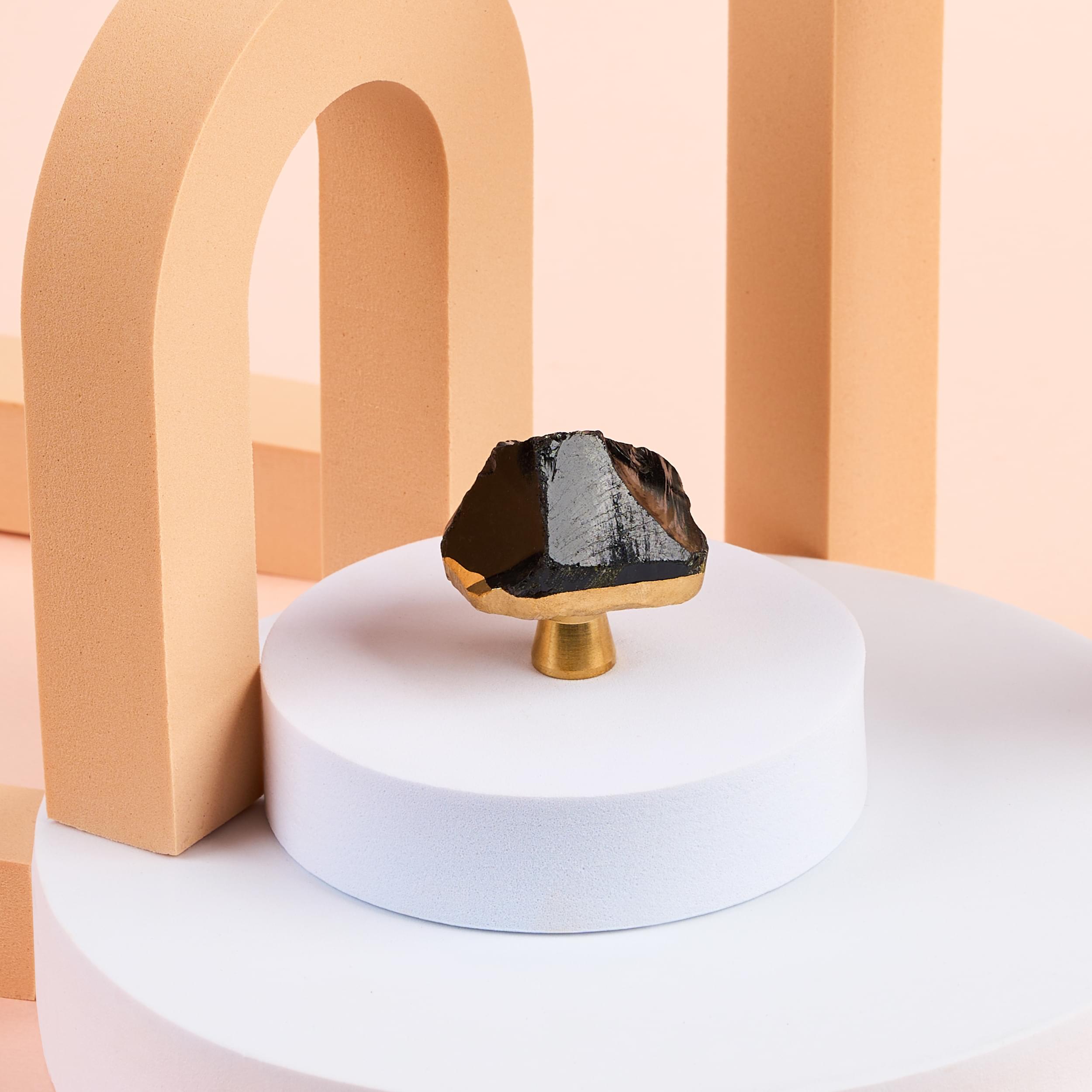 Maner tip buton,  din cristal natural, hand-made din piatra semipretioasa cu insertii aurii, modele unicate, onuvio™ - negru