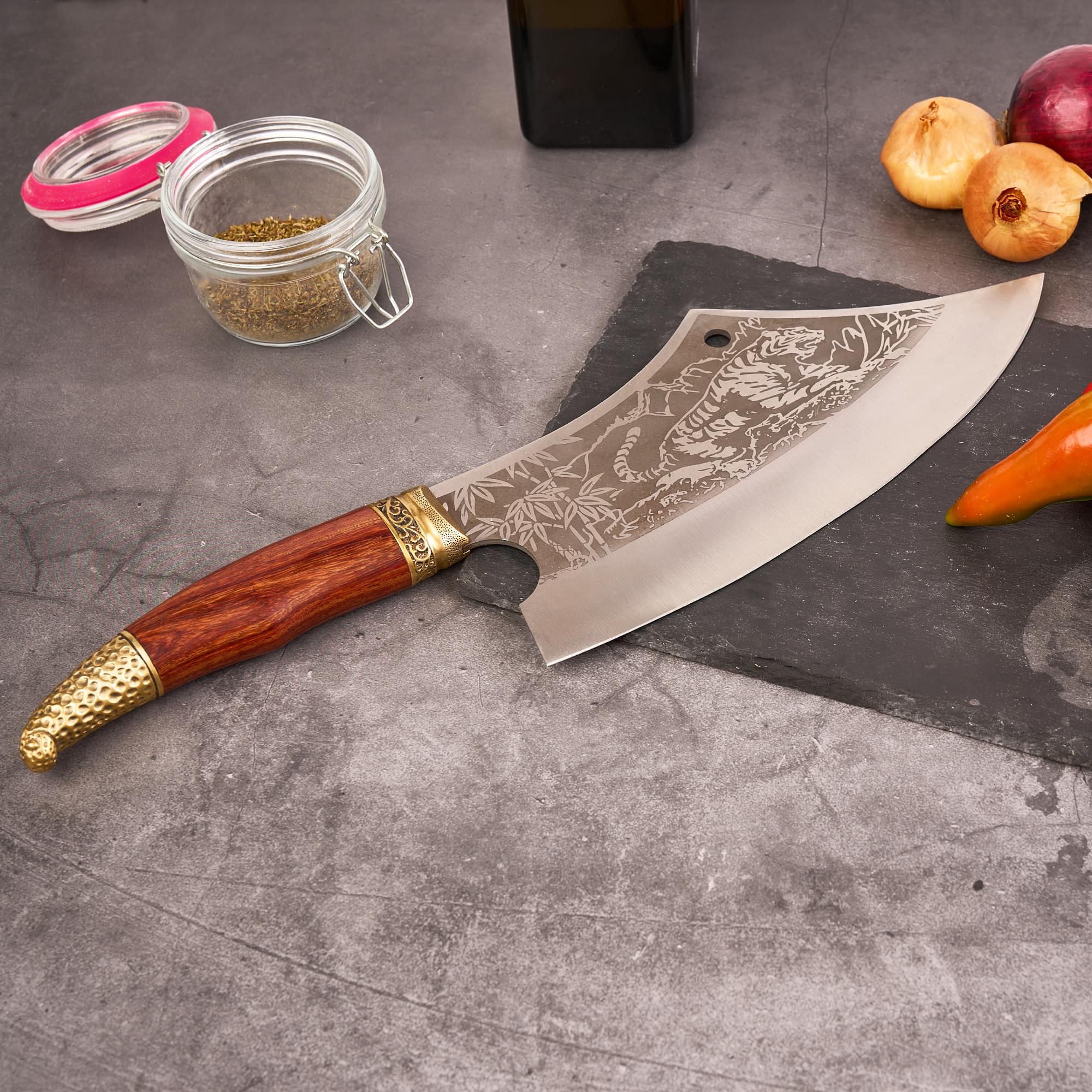 Satar profesional tiger onuvio®,  full tang, universal, pentru oase, feliat, tranșat, tocat, otel carbon, lama forjata, 410mm, lemn trandafir, insertii alama, husa inclusa, maro 
